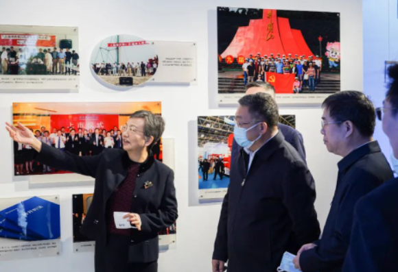 中石化高级副总裁刘宏斌一行益临凯发参观考察(图5)