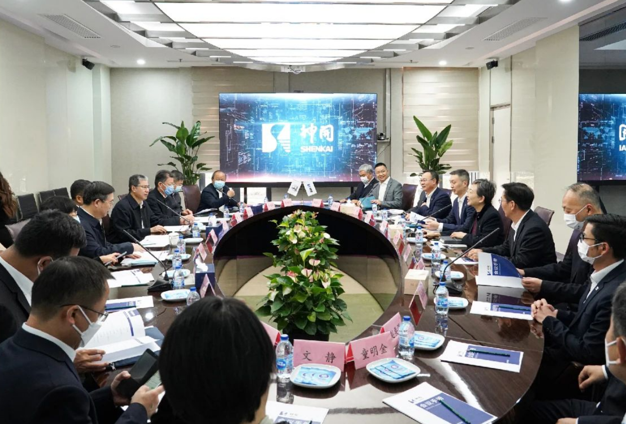 中石化高级副总裁刘宏斌一行益临凯发参观考察(图2)