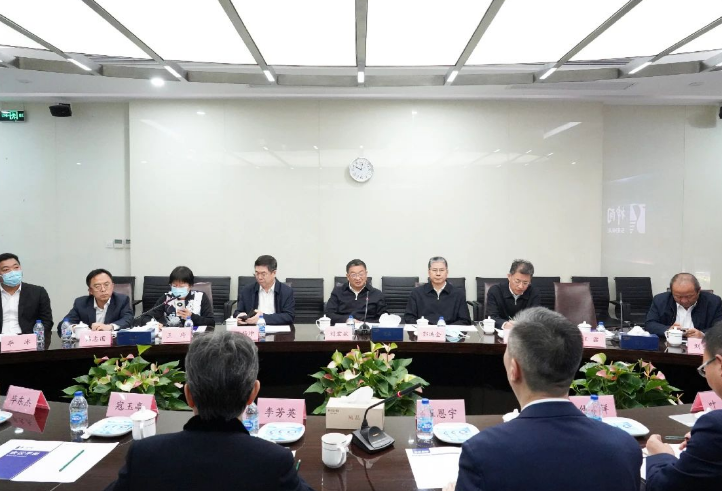 中石化高级副总裁刘宏斌一行益临凯发参观考察(图1)