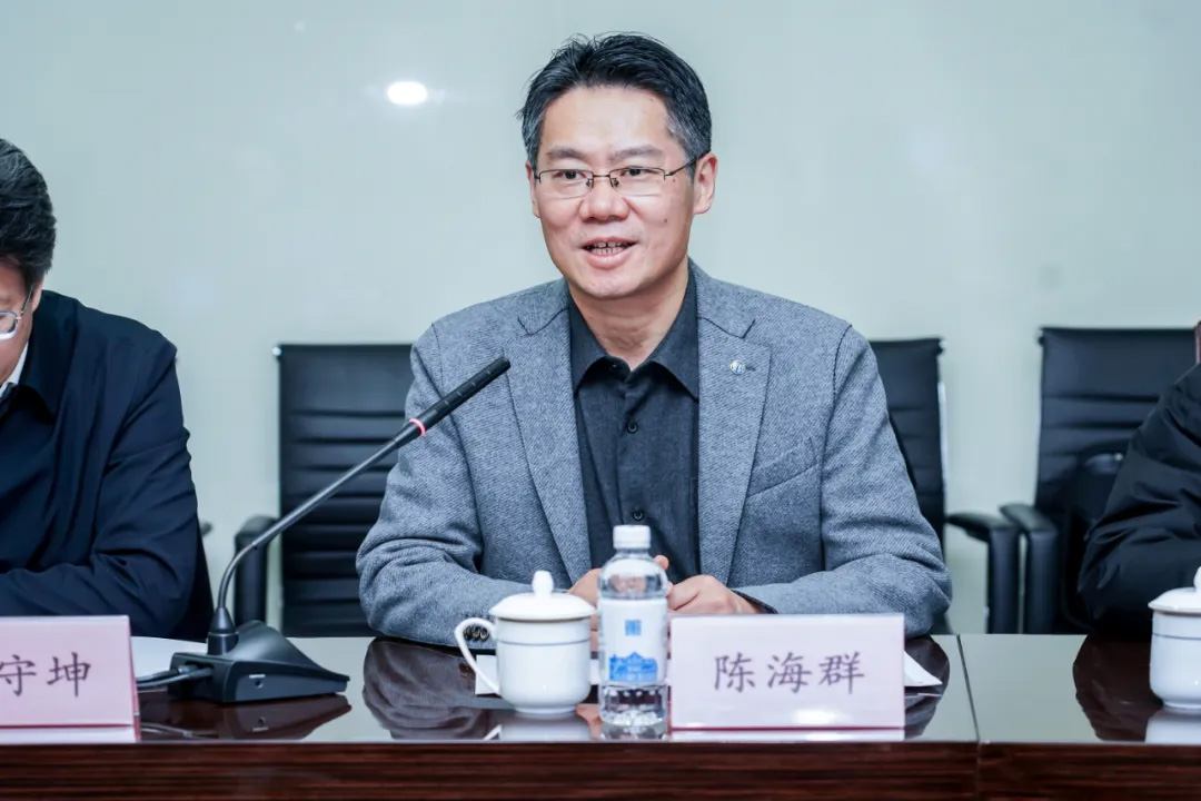 常州大学徐守坤书记、陈海群校长一行莅临凯发参观考察(图4)