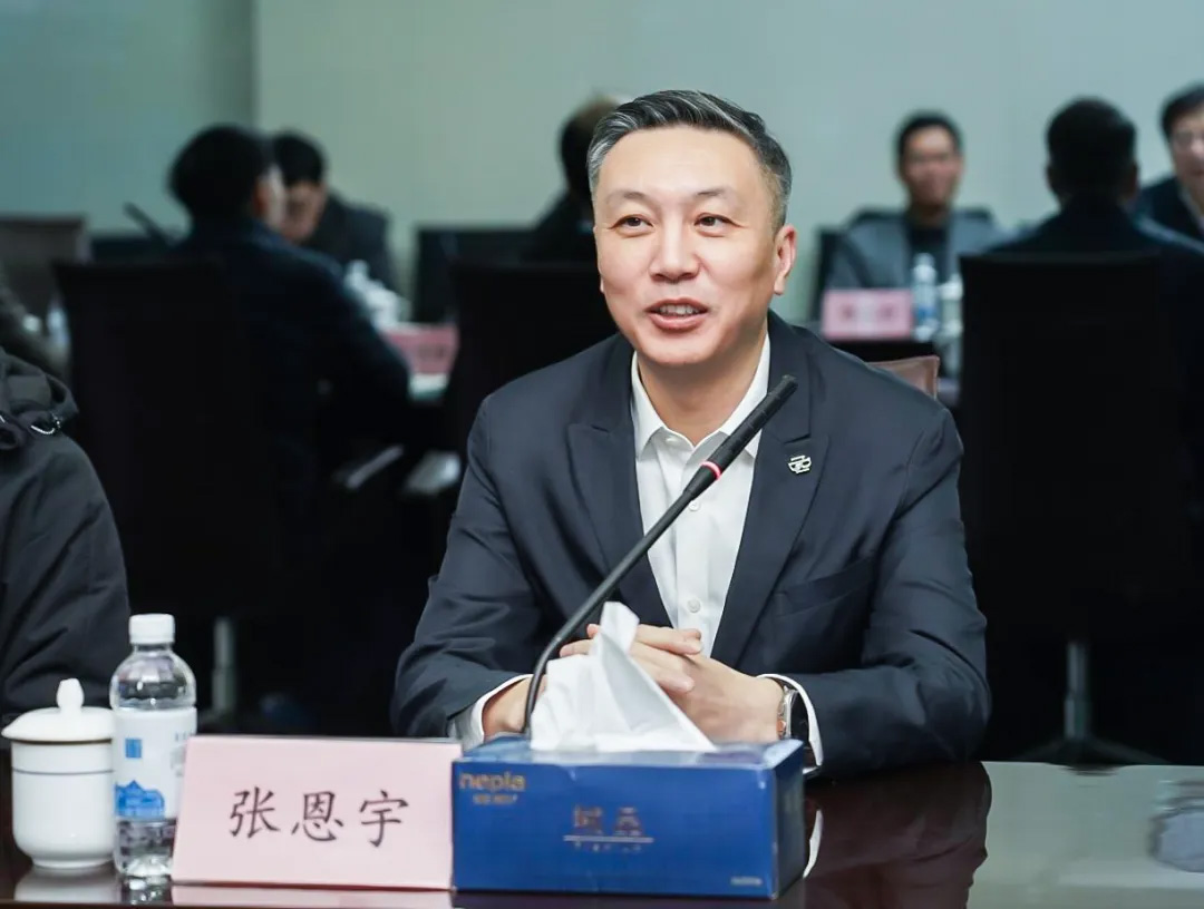 常州大学徐守坤书记、陈海群校长一行莅临凯发参观考察(图2)